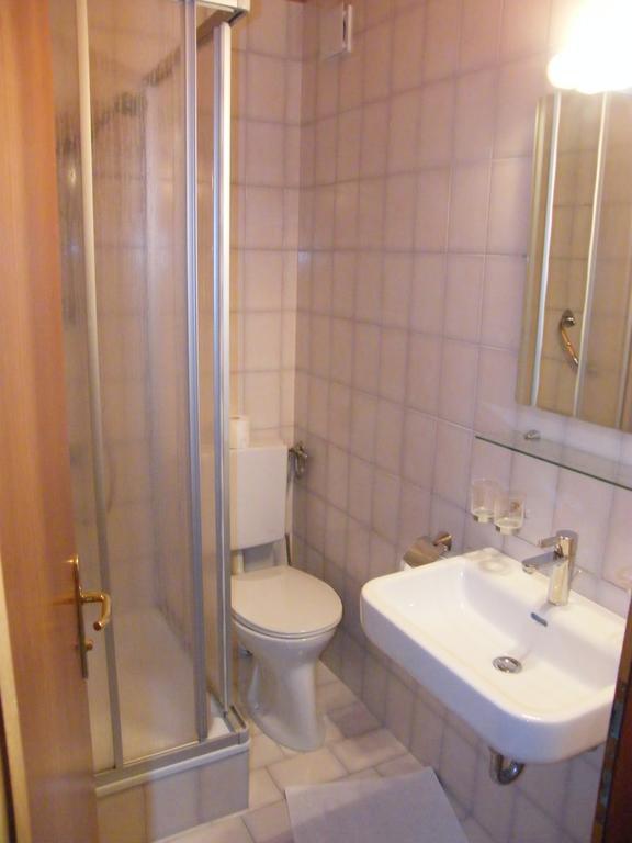 Katharina'S Sleepover - Budget Holiday Home カプルーン 部屋 写真
